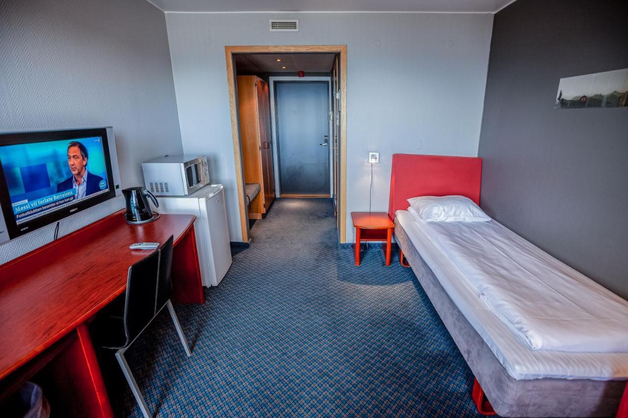 Hotel F2 3*